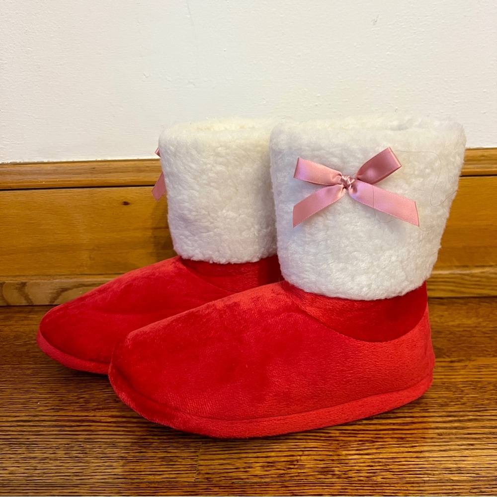American Girl Slipper 5.5-7 red booties w/white faux shearling+pink bow NWOT